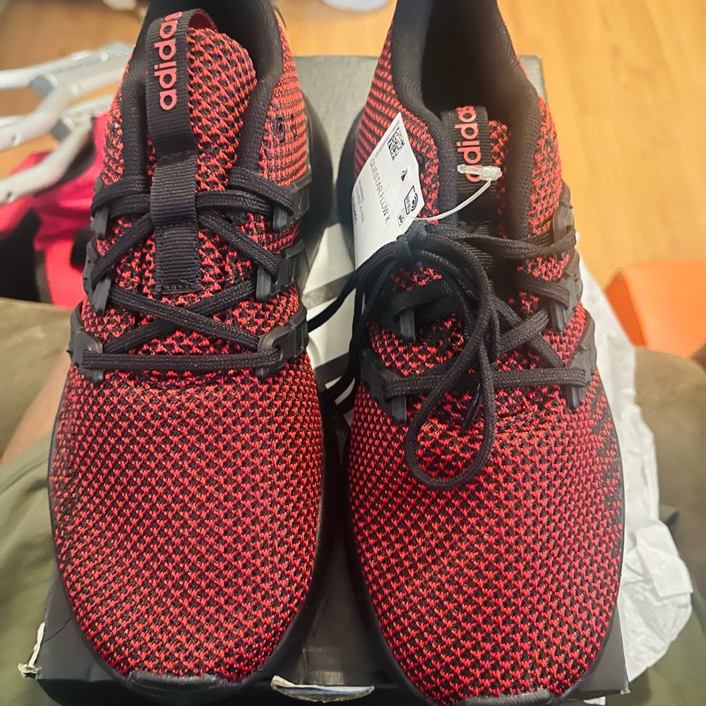 New Adidas Kids Questar Flow K Running Shoes Size 3.5